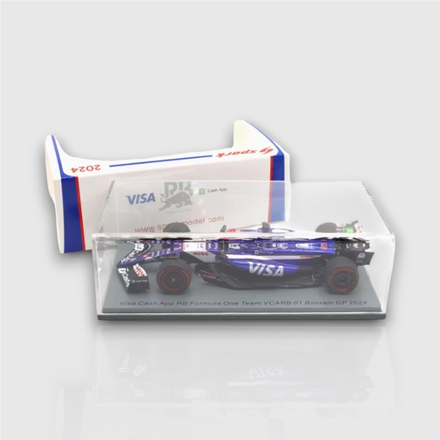 Daniel Ricciardo Visa CashApp RB 01 with Acrylic Box 1:43
