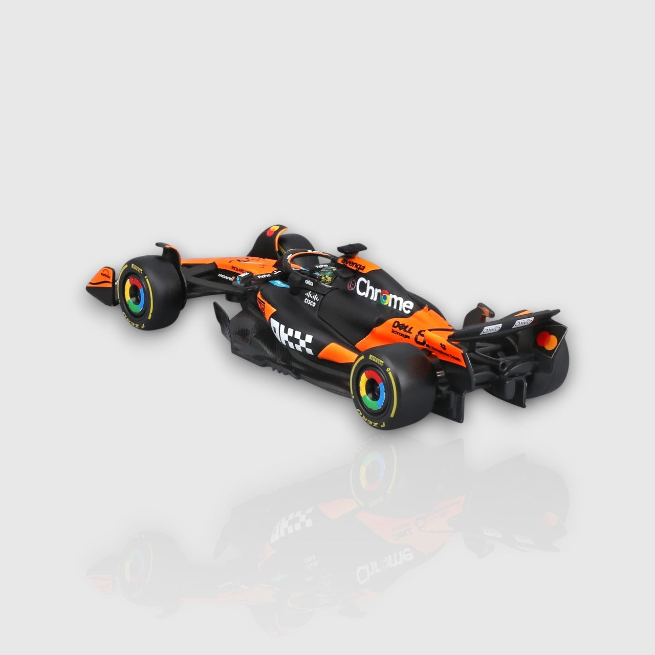 Bburago Oscar Piastri Mclaren MCL39 with Acrylic Box 1:43